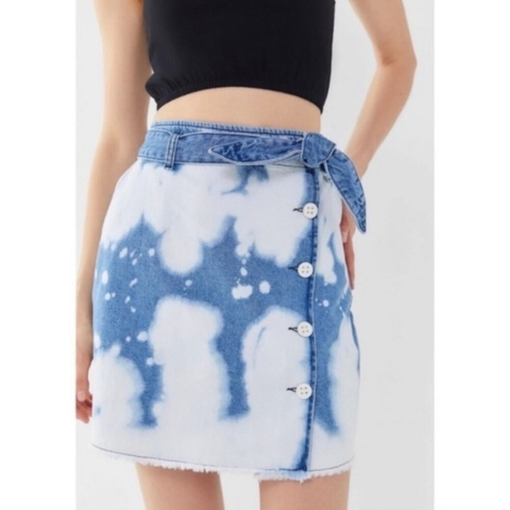 NWT UO BDG Acid Washed Denim Skirt Medium